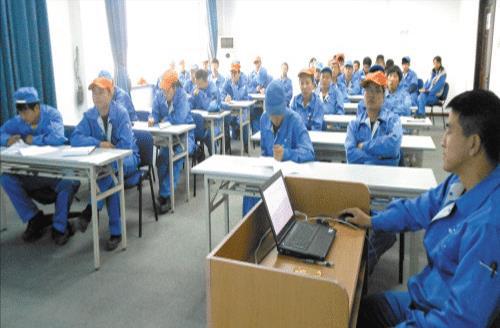 進(jìn)廠求職新趨勢(shì) 為何越來(lái)越多人選擇中介小時(shí)工